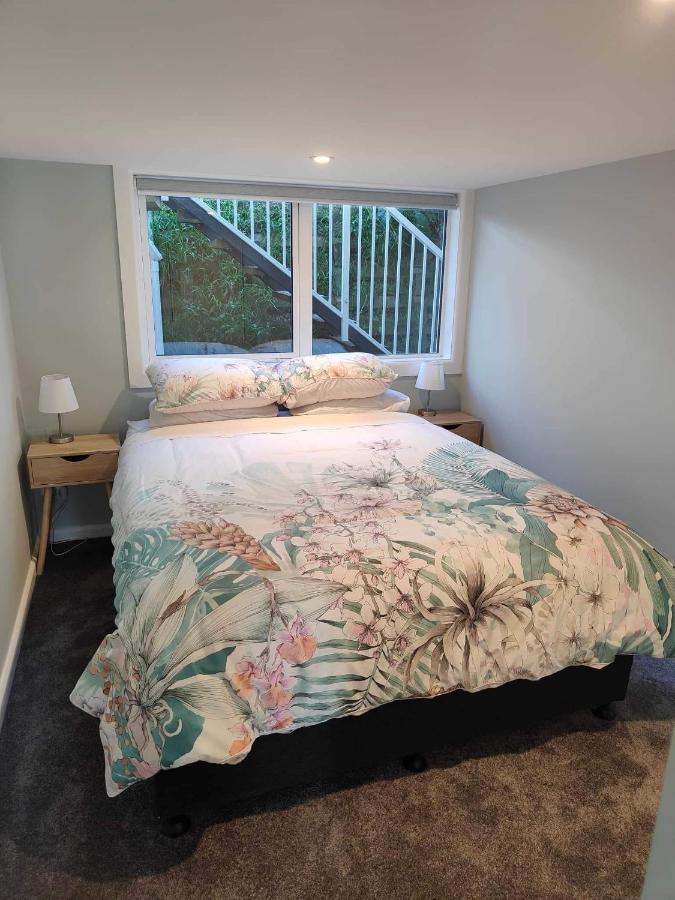 Fully Renovated Hillside Apartment Close To City Christchurch Exterior photo